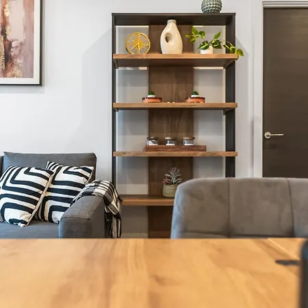 Centre - Minster Views - Gym Access - Sleeps 7 York
