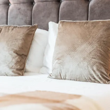 Apartment Minister View - Sleeps 7 - Gym *