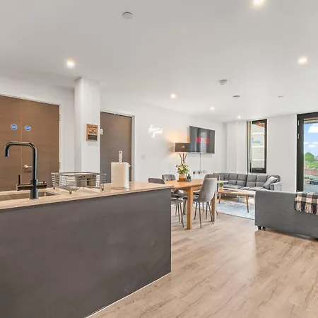 Minister View - Sleeps 7 - Gym * York