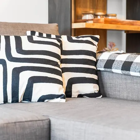 Minister View - Sleeps 7 - Gym Apartment York