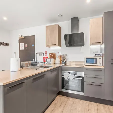 Centre - Minster Views - Gym Access - Sleeps 7 *