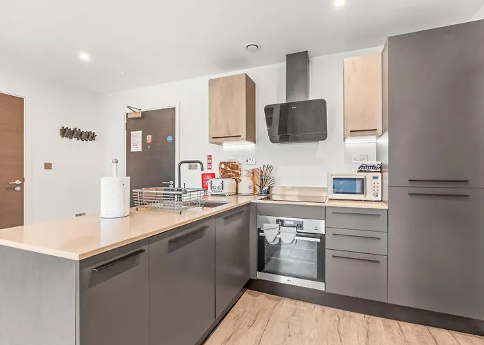 Centre - Minster Views - Gym Access - Sleeps 7 *